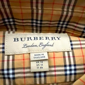 This cotton stretch-twill button-down upholds Burberry's tradition